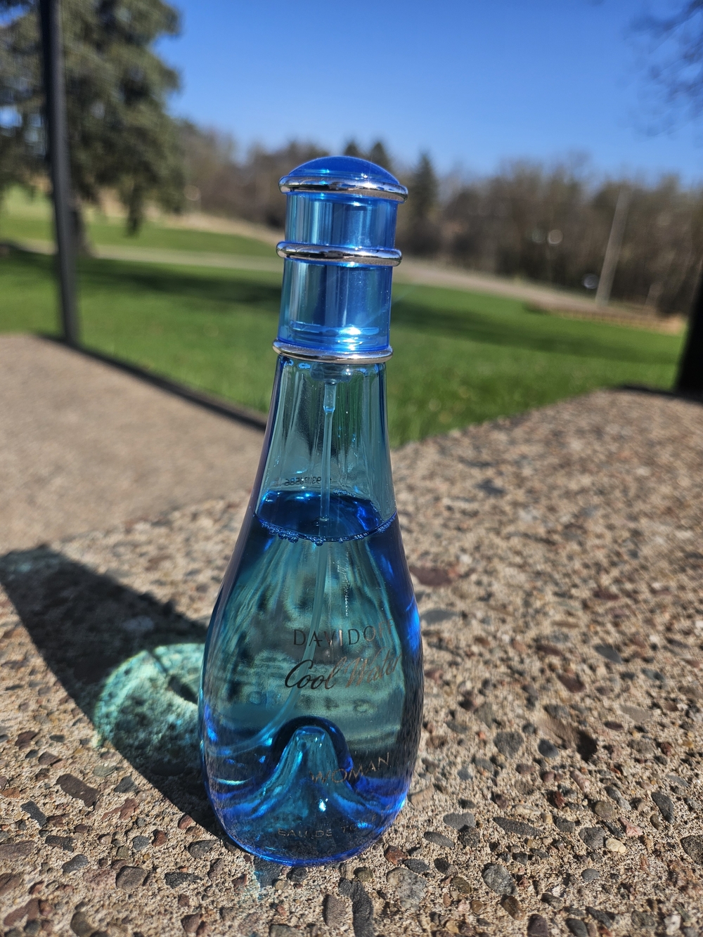 Davidoff Cool Water Woman Eau de Toilette - Blue Glass Bottle